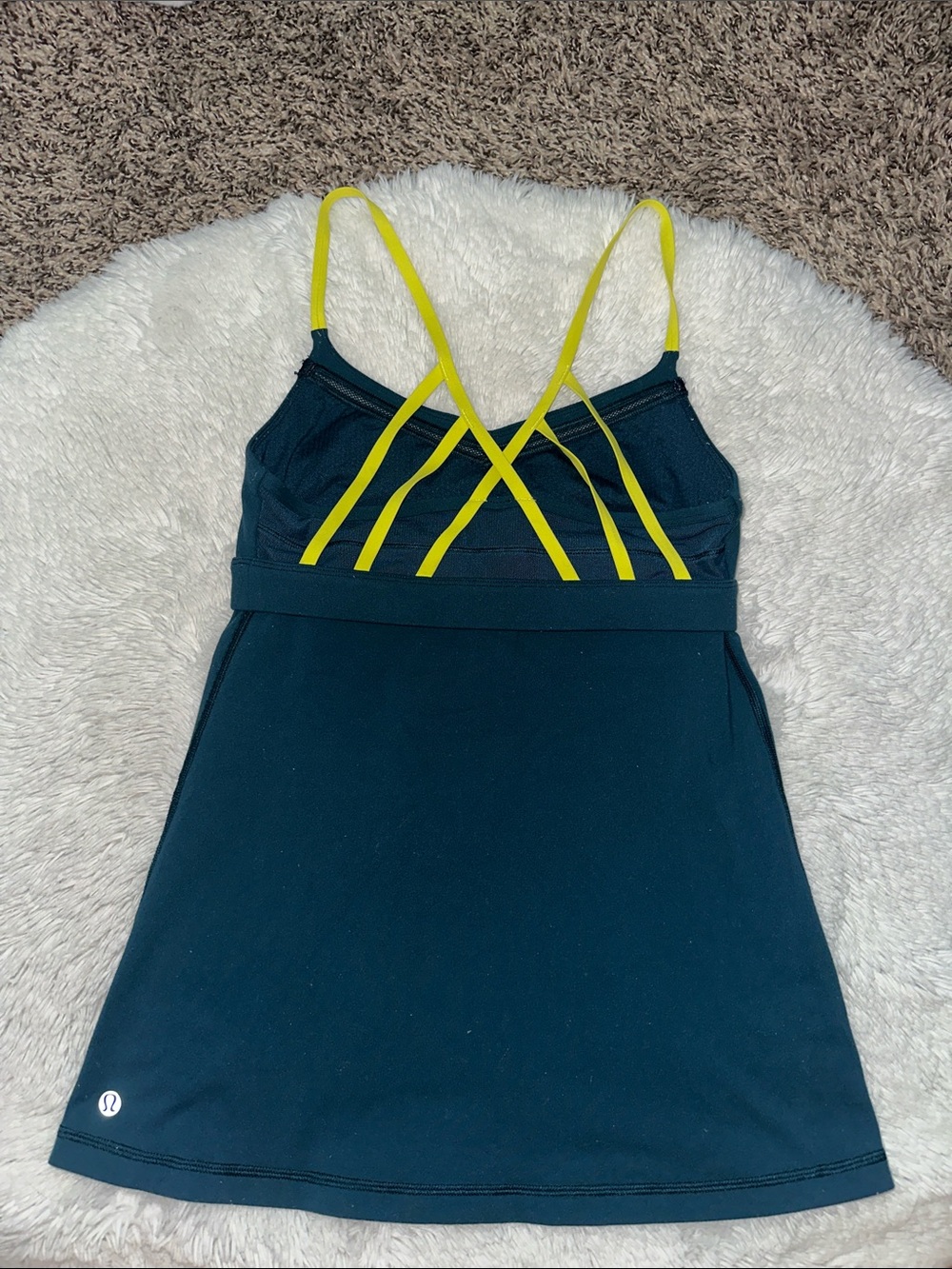 Rare!! Lululemon “Just Breathe” Tank in Alberta Lake and Split Pea size 6